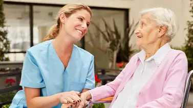 California ofrece $6.000 de incentivo por aprender a cuidar ancianos (+Detalles) California ofrece $6.000 de incentivo por aprender a cuidar ancianos (+Detalles)