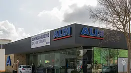 Aldi ofrece empleo y Green Card a inmigrantes en los EEUU (+Requisitos)
