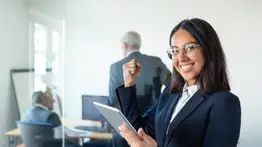EEUU | Ofertan empleo con salario de hasta $140.713 anuales en Florida y California (+Requisitos)