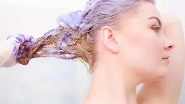 Así actúa el champú morado en tu melena Así actúa el champú morado en tu melena
