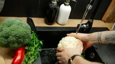 Esta es la forma correcta de lavar la coliflor y eliminar los gusanos Esta es la forma correcta de lavar la coliflor y eliminar los gusanos