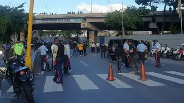 Lanzan granada fragmentaria en la avenida Francisco de Miranda de Caracas Lanzan granada fragmentaria en la avenida Francisco de Miranda de Caracas