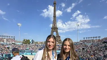 La visita sorpresa de la princesa Leonor y la infanta Sofía a las villas olímpicas en París La visita sorpresa de la princesa Leonor y la infanta Sofía a las villas olímpicas en París