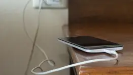 Falcón | Adolescente sufre quemaduras tras electrocutarse mientras cargaba su celular