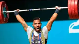 Julio Mayora orgulloso de llevar el tricolor nacional junto a esta atleta criolla en París (+FOTOS)