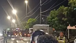 Tránsito restringido en la Caracas-La Guaira tras el vuelco de una gandola