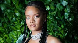 Rihanna presume sus atributos en redes sociales (+VIDEO)