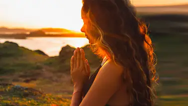 Reconecta con tu energía femenina y recupera el equilibrio Reconecta con tu energía femenina y recupera el equilibrio