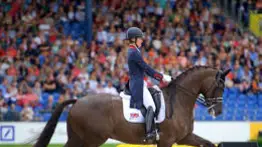 Jinete queda expulsada de los Juegos Olímpicos por maltrato animal (+Video)