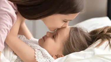 Despertar a los niños con besos reduce los gritos, el estrés y la ansiedad Despertar a los niños con besos reduce los gritos, el estrés y la ansiedad