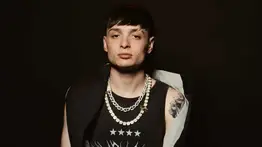 Peso Pluma confirma su relación con Hannah Howell (+Fotos)