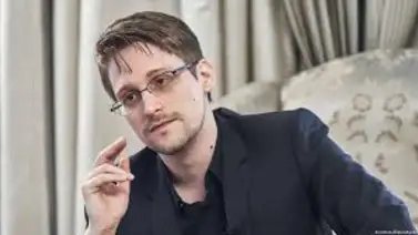 Edward Snowden explica el por qué de "nunca confiar" en OpenAI ni en ChatGPT Edward Snowden explica el por qué de "nunca confiar" en OpenAI ni en ChatGPT