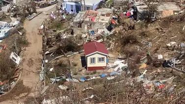 Una casa de madera sobrevive al huracán Beryl (+Detalles) Una casa de madera sobrevive al huracán Beryl (+Detalles)