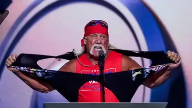 Luchador Hulk Hogan se rasga la camisa para anunciar su respaldo a Donald Trump (+Video) Luchador Hulk Hogan se rasga la camisa para anunciar su respaldo a Donald Trump (+Video)