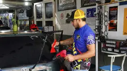 Caracas | Este es el papel ahumado más moderno que instalan a los carros en Venezuela y sus precios