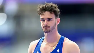 Anthony Ammirati tras derribar vara con sus genitales en París recibió una propuesta millonaria Anthony Ammirati tras derribar vara con sus genitales en París recibió una propuesta millonaria
